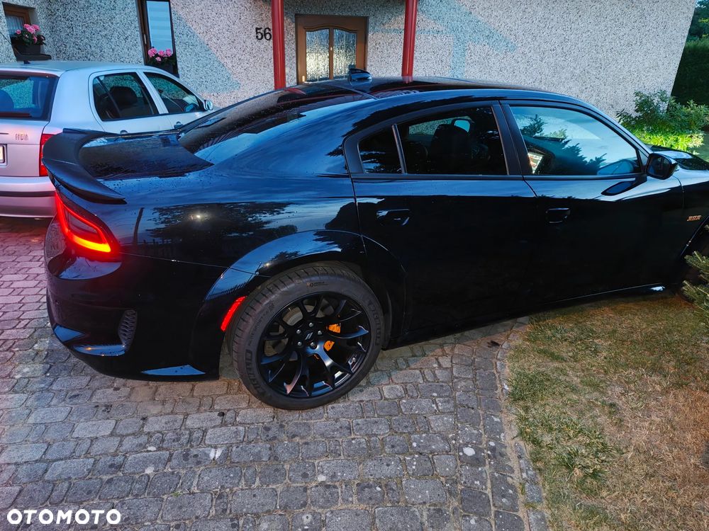 Dodge Charger 6.4 Scat Pack Widebody - 14