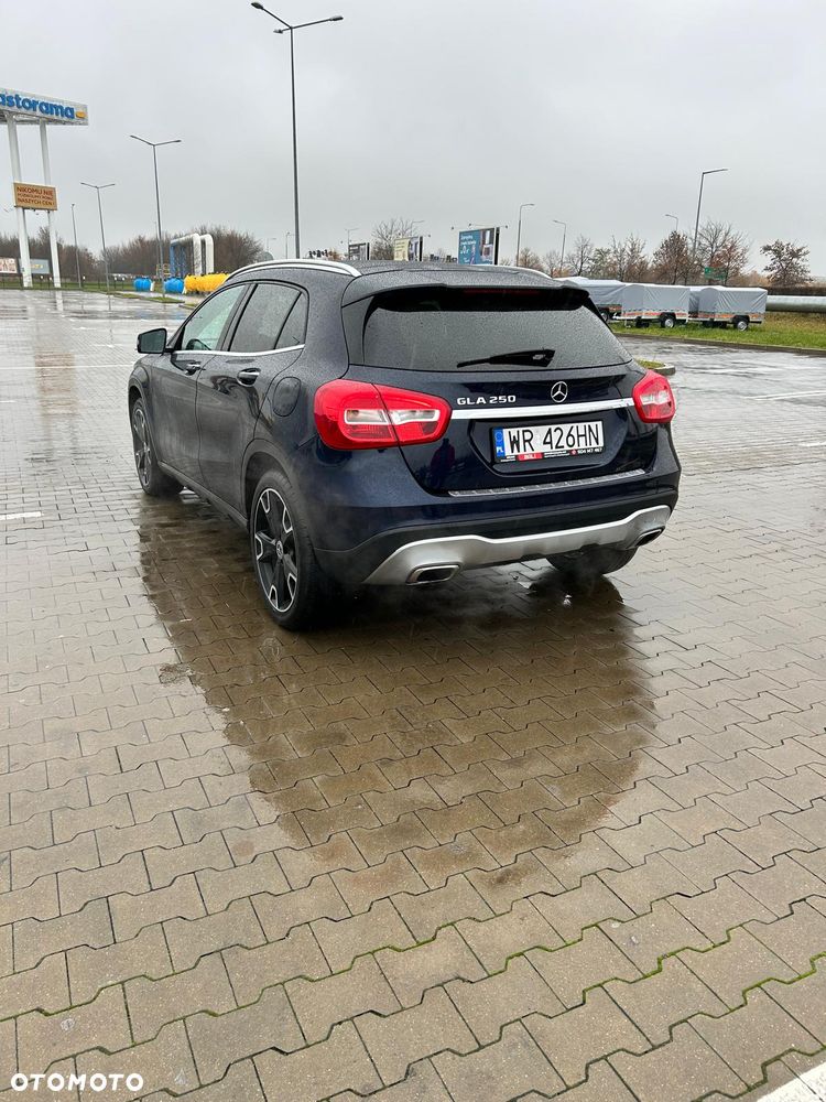 Mercedes-Benz GLA 250 4-Matic - 6