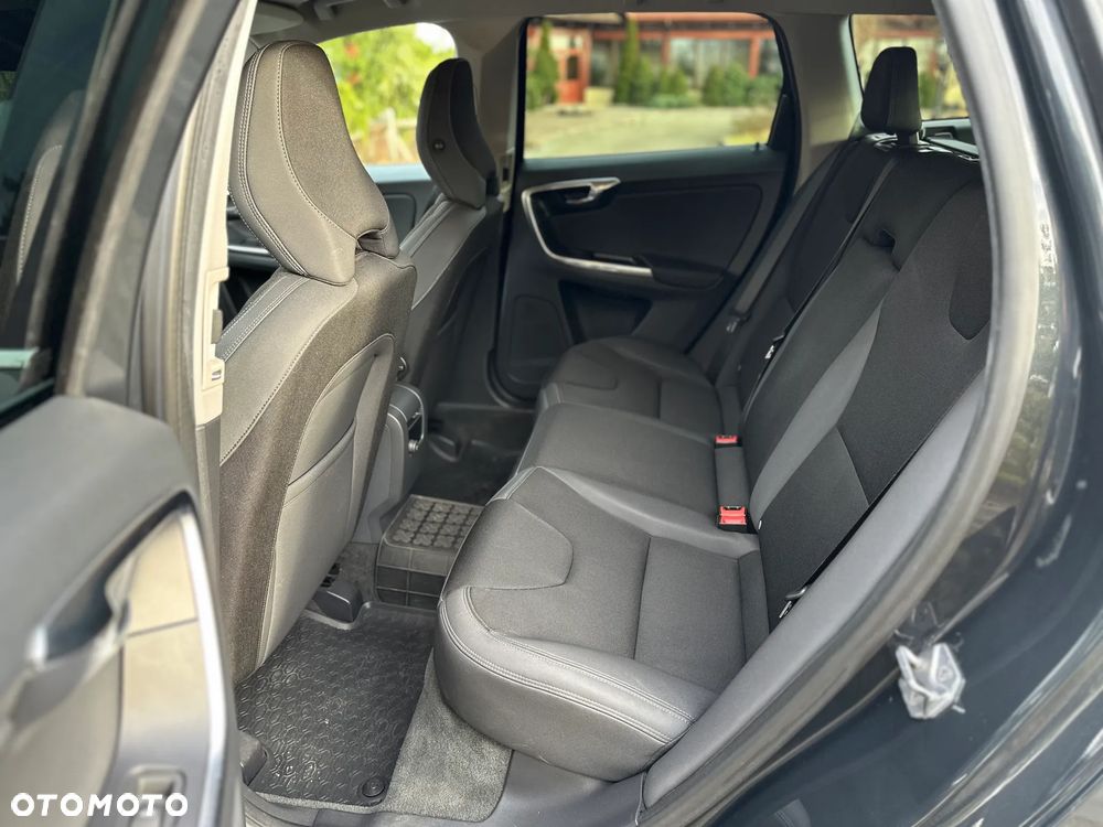 Volvo XC 60 D3 Momentum - 23