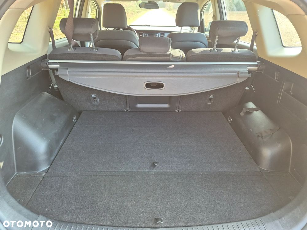 Kia Carens 1.6 GDI L - 14