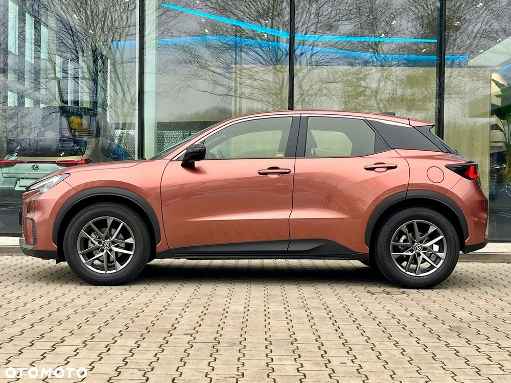 Lexus LBX 1.5 Hybrid - 2