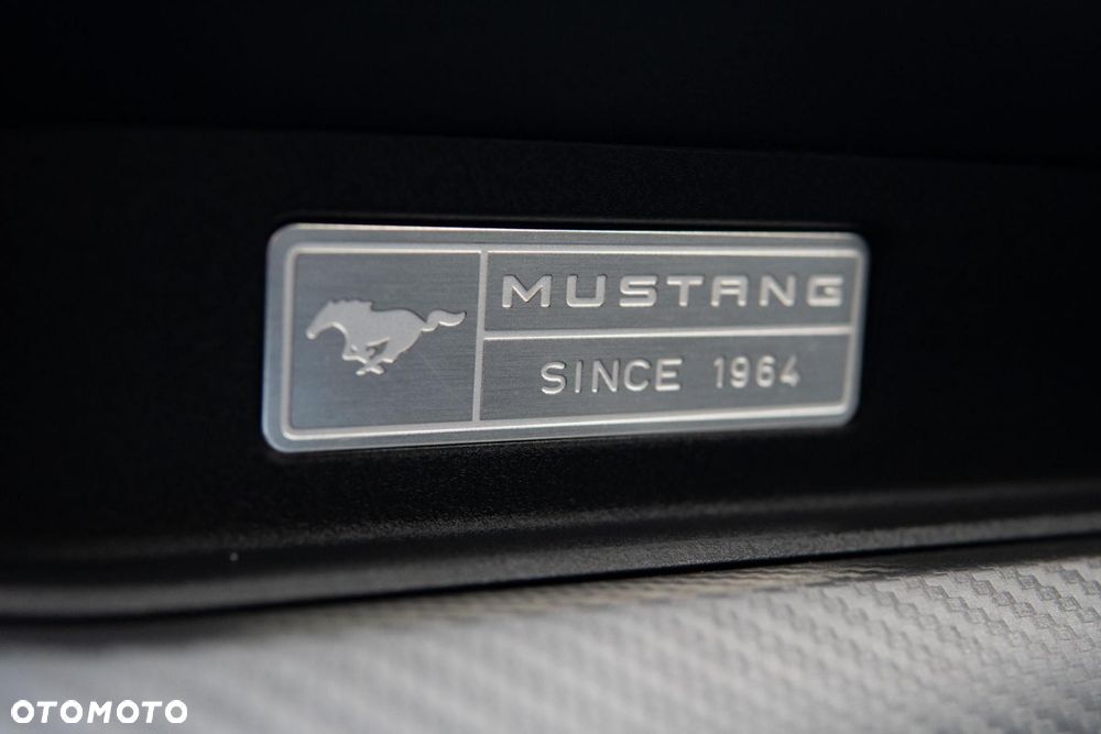Ford Mustang - 35