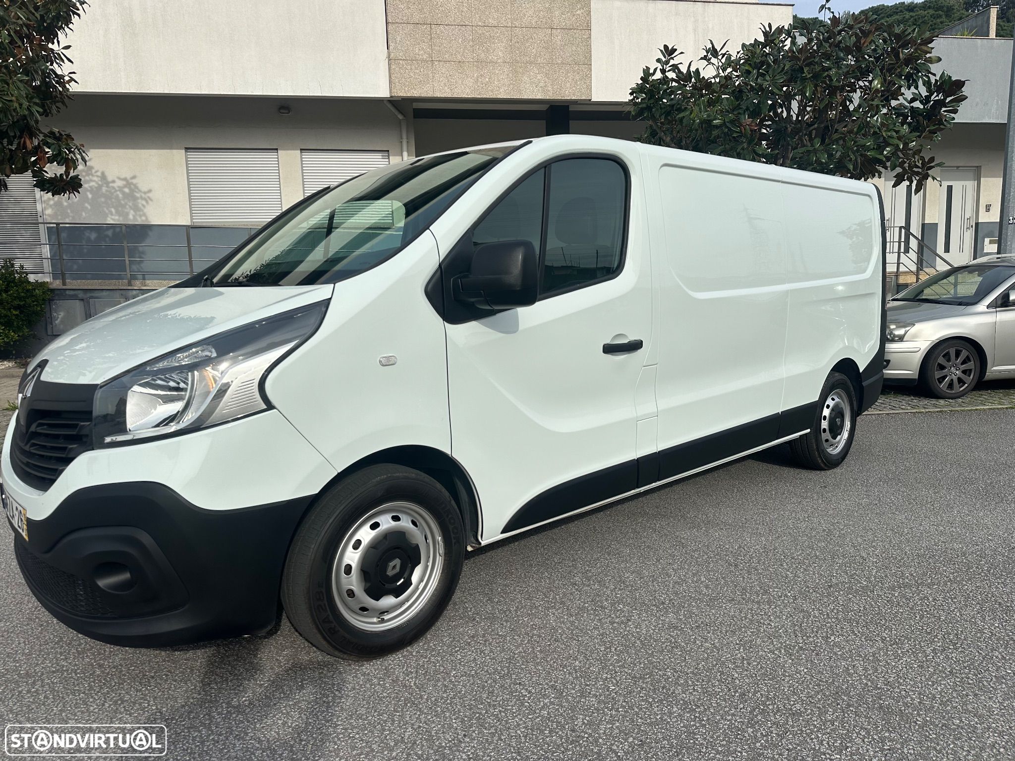 Renault Trafic L2H1 Longa Nacional - 1