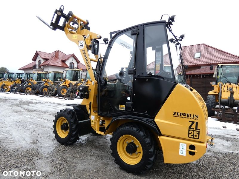 Zeppelin ZL25 ( Atlas AR320 ) 2024r / Powystawowa z Niemiec / Miniładowarka / - 39