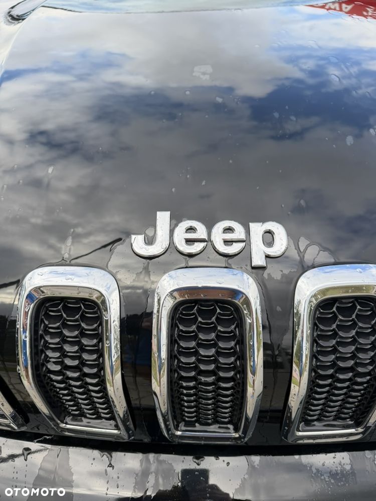 Jeep Cherokee - 17