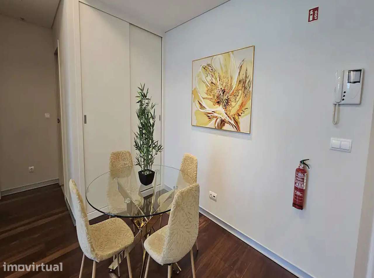 T1 com varanda e ar condicionado no Funchal - Grande imagem: 4/10
