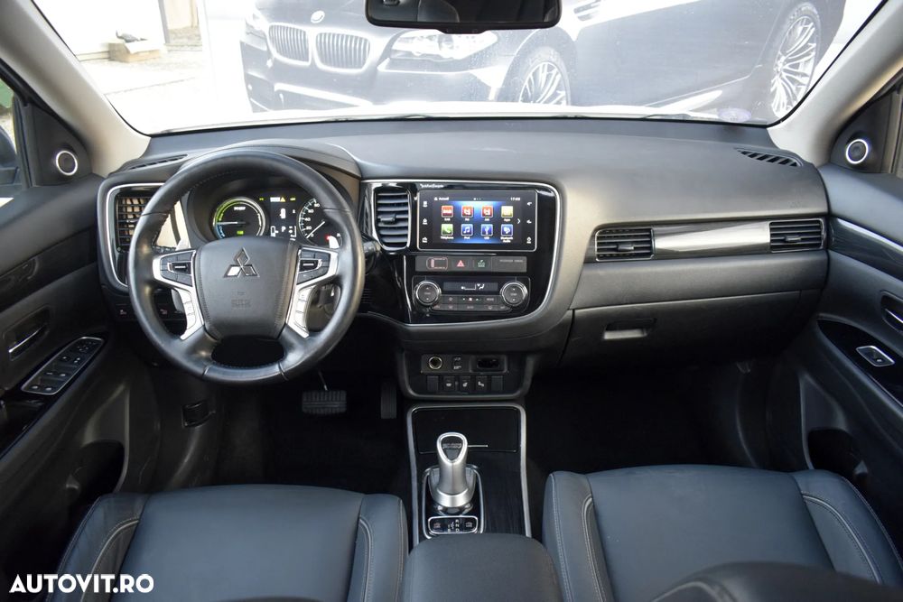 Mitsubishi Outlander 2.0 4WD - 8