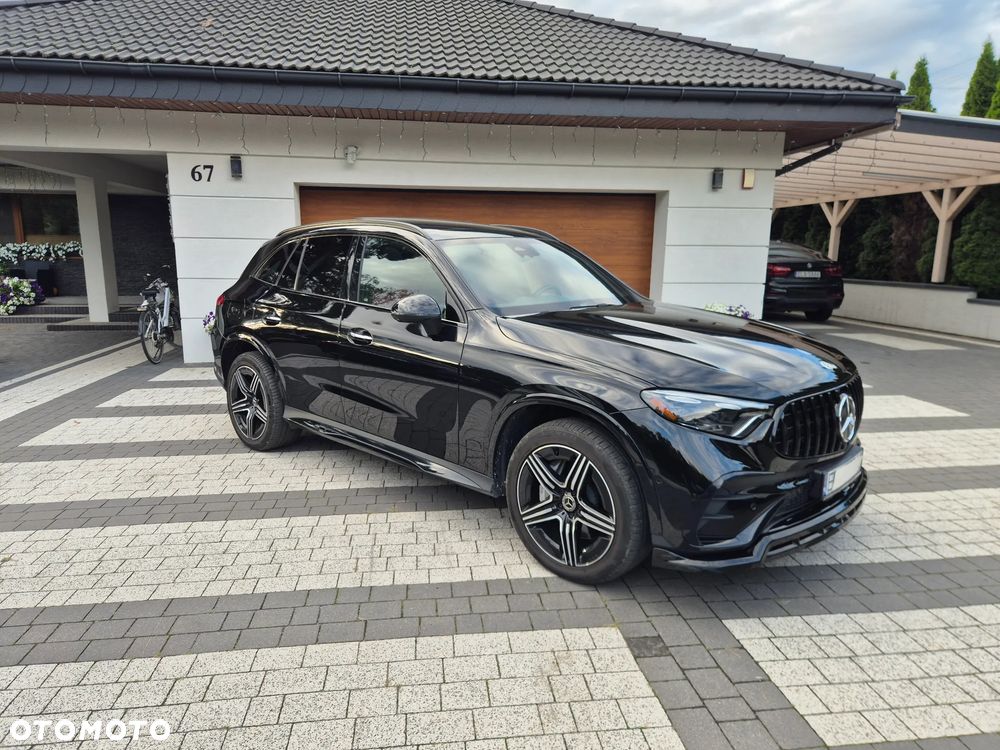 Mercedes-Benz GLC 300 4Matic 9G-TRONIC AMG Line Advanced - 1
