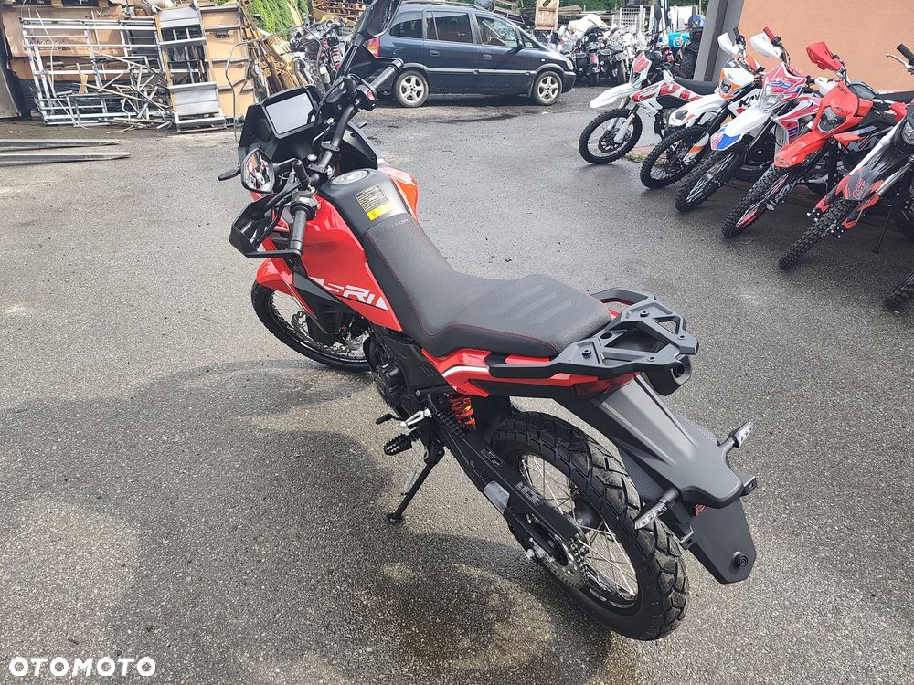 QJMOTOR SRT 300DX - 3