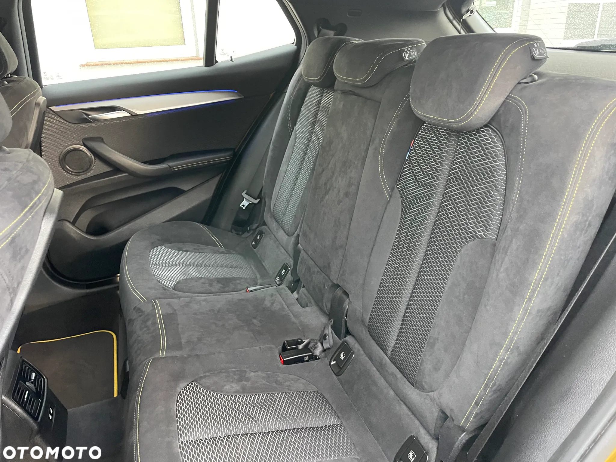 BMW X2 sDrive18i Advantage Plus - 18