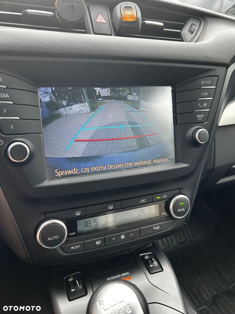 Toyota Avensis 2.0 D-4D Prestige - 15