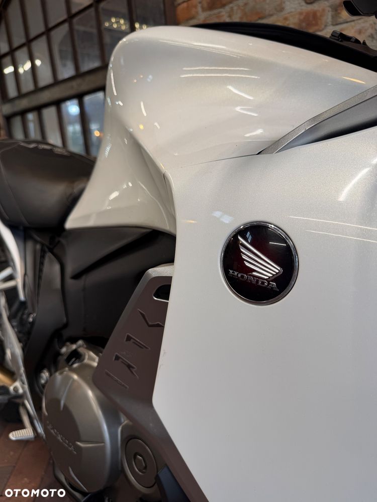 Honda VFR - 15