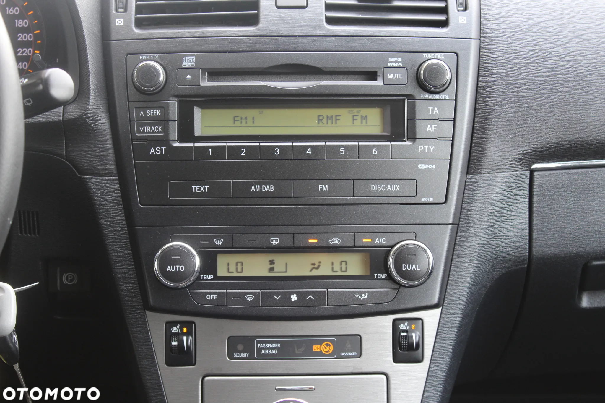 Toyota Avensis - 8