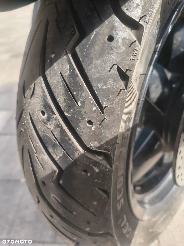 Yamaha X-max - 8