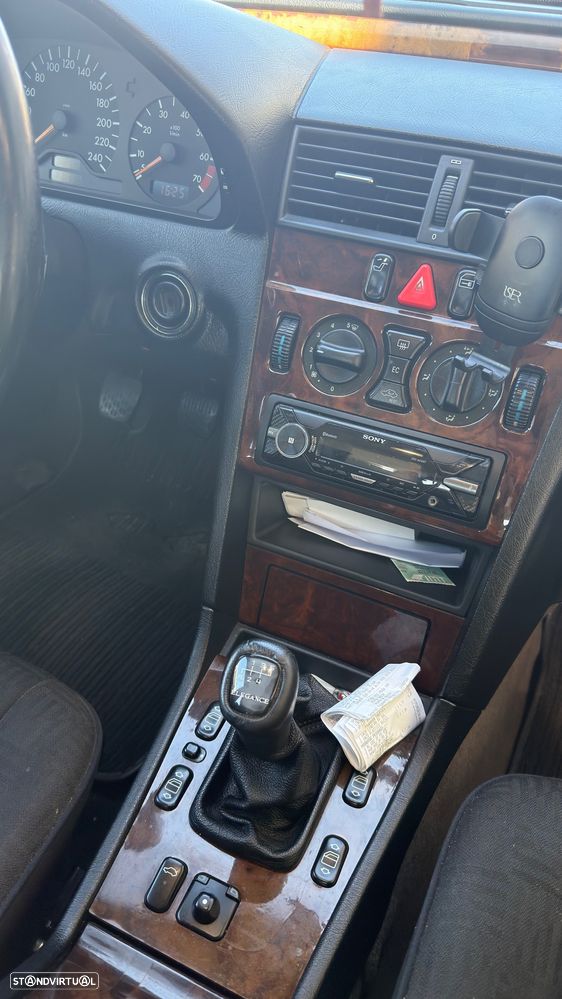 Mercedes-Benz C 180 Elegance - 4