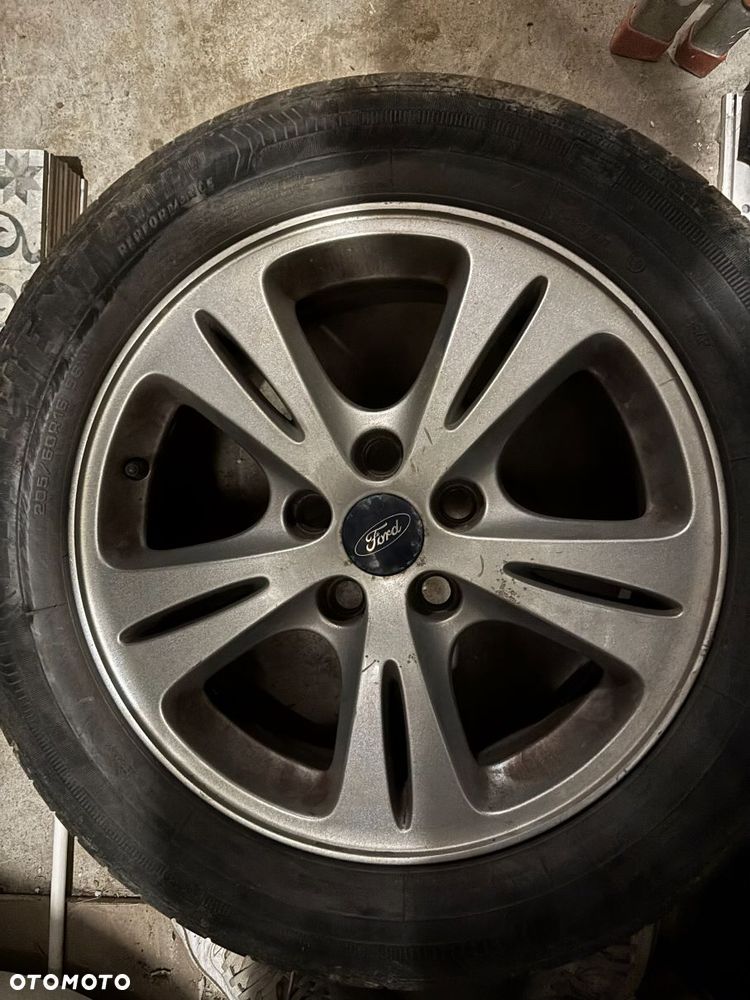 Ford S-Max - 12