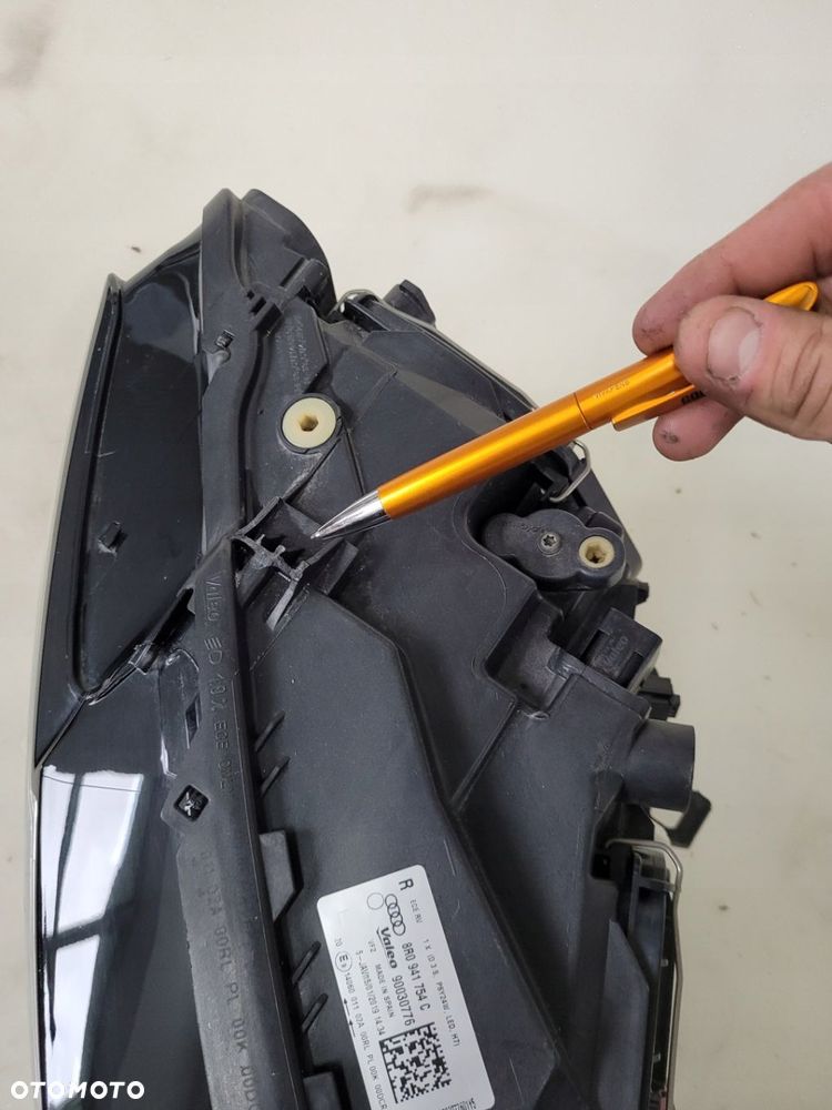 LAMPA PRAWY PRZÓD AUDI Q5 8R0941754C - 6