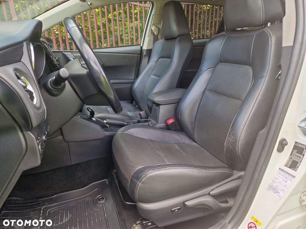 Toyota Auris - 10