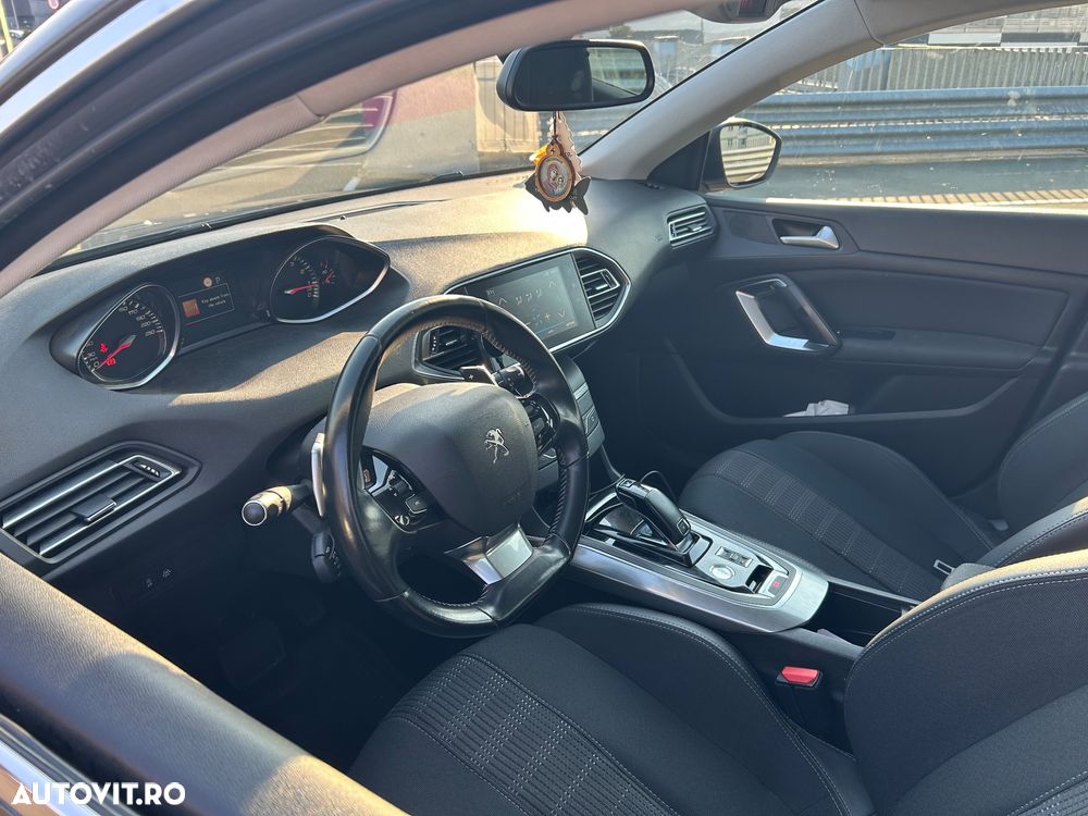 Peugeot 308 1.2 L PureTech Turbo S&S Allure Aut. - 7