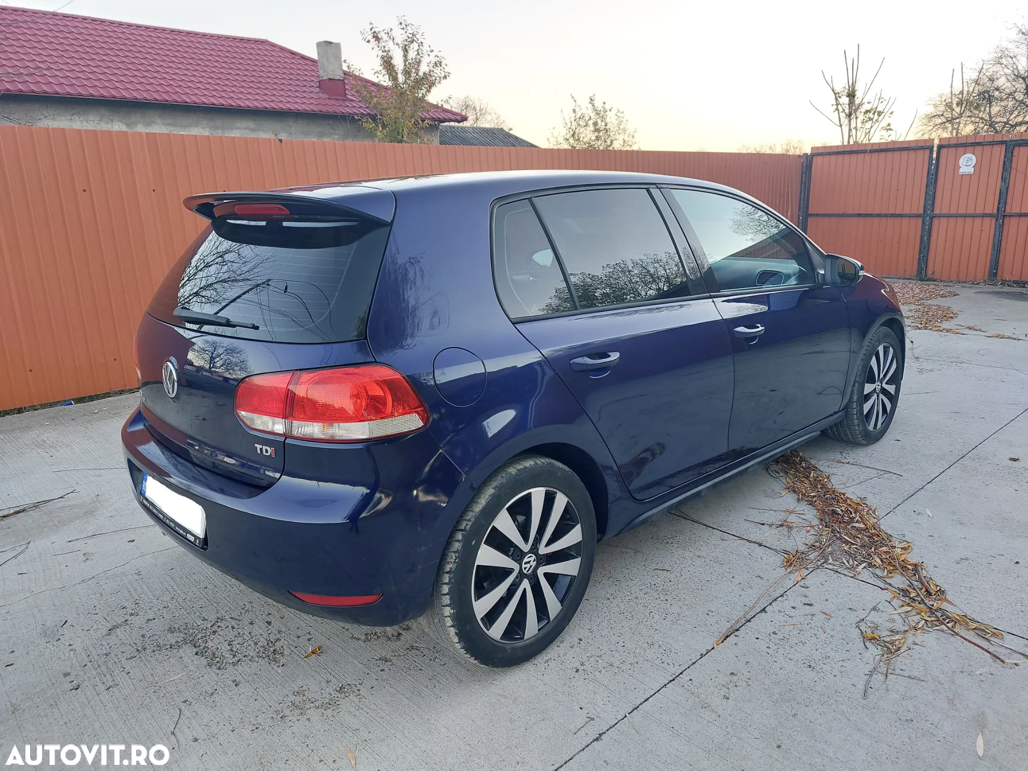 Volkswagen Golf 1.6 TDI DPF Highline - 15