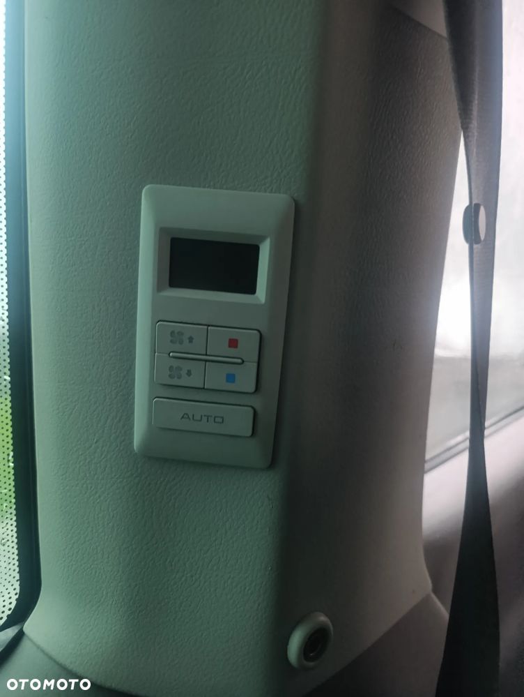 Volkswagen Multivan - 19