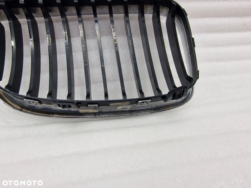 BMW E81 / E87 LIFT 06- LEWA NERKA / ATRAPA / GRILL PRZEDNI PRZÓD , NR 51137179655 / 7179655 / 51137166439 / 7166439 , NR AUKCJI GL189 - 8