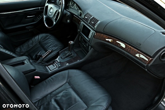 BMW Seria 5 - 24