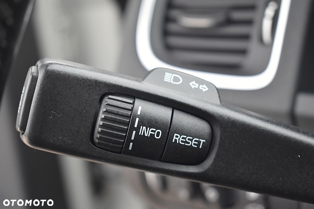 Volvo S60 D3 Geartronic Summum - 28