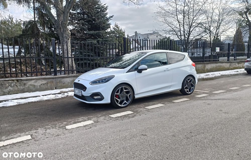 Ford Fiesta - 2