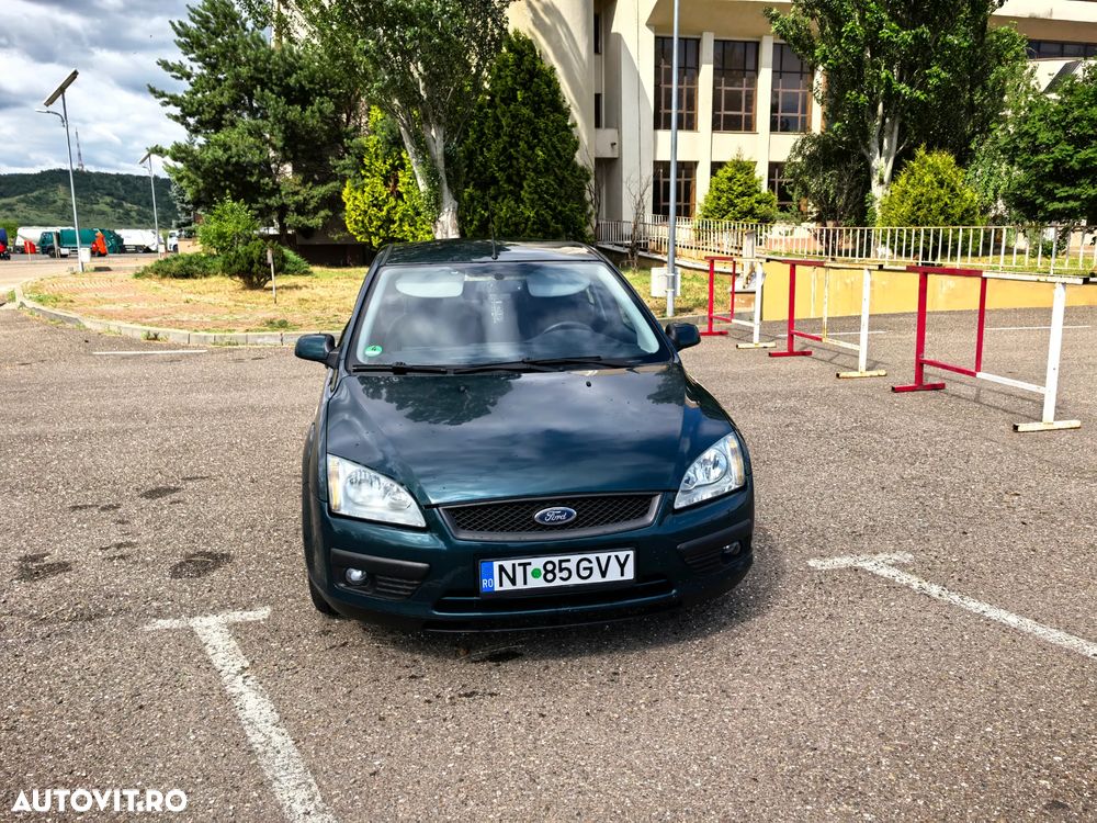 Ford Focus 1.6i Trend - 13