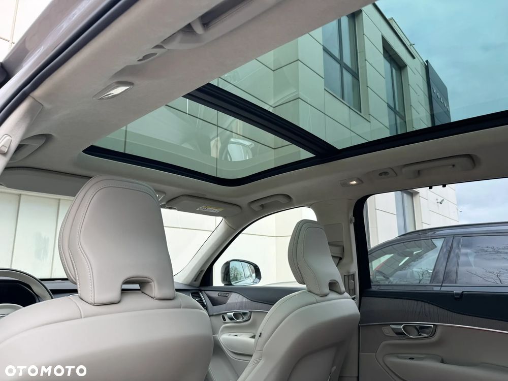 Volvo XC 90 T8 AWD Plug-In Hybrid Ultra Dark 7os - 23