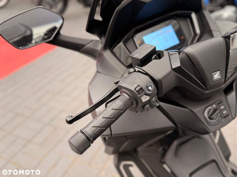 Honda NSS - 8