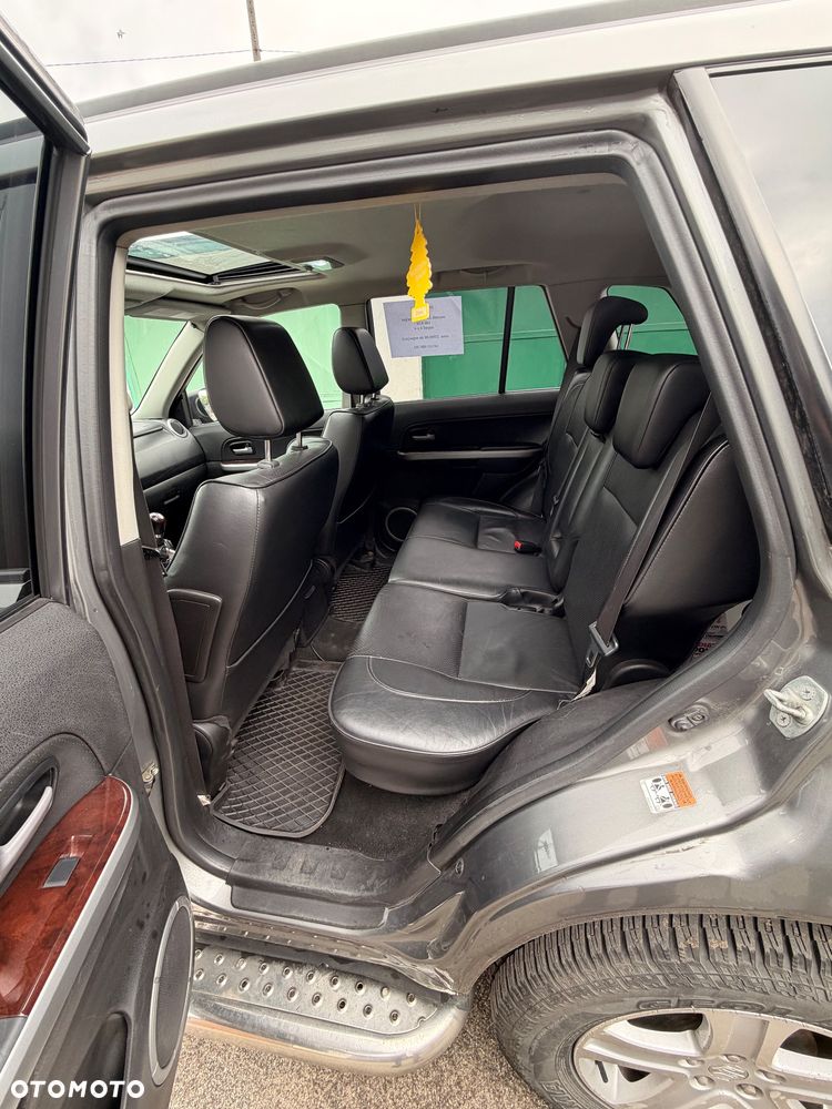 Suzuki Grand Vitara 2.0 De luxe - 8