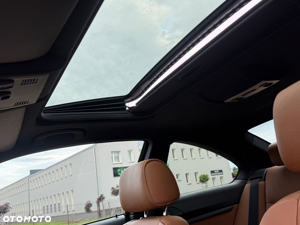 BMW Seria 3 320d Edition Exclusive - 20