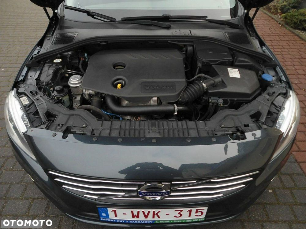 Volvo V60 D2 Momentum - 19