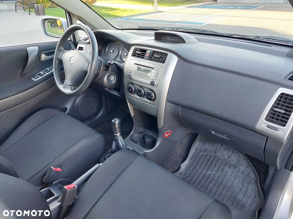 Suzuki Liana - 7