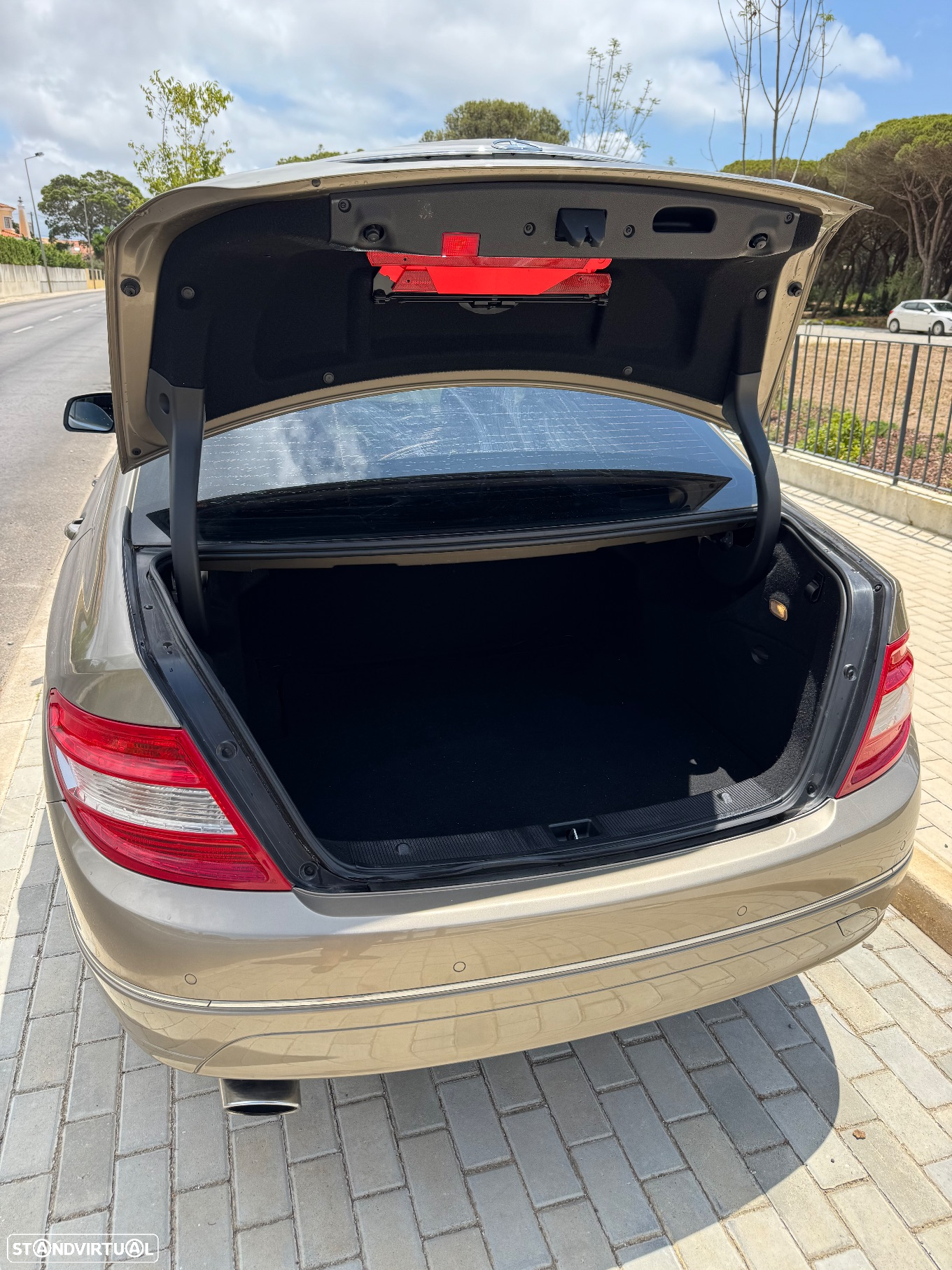 Mercedes-Benz C 200 K Elegance Aut. - 10