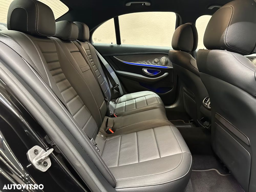 Mercedes-Benz E 300 de 9G-TRONIC AMG Line - 15