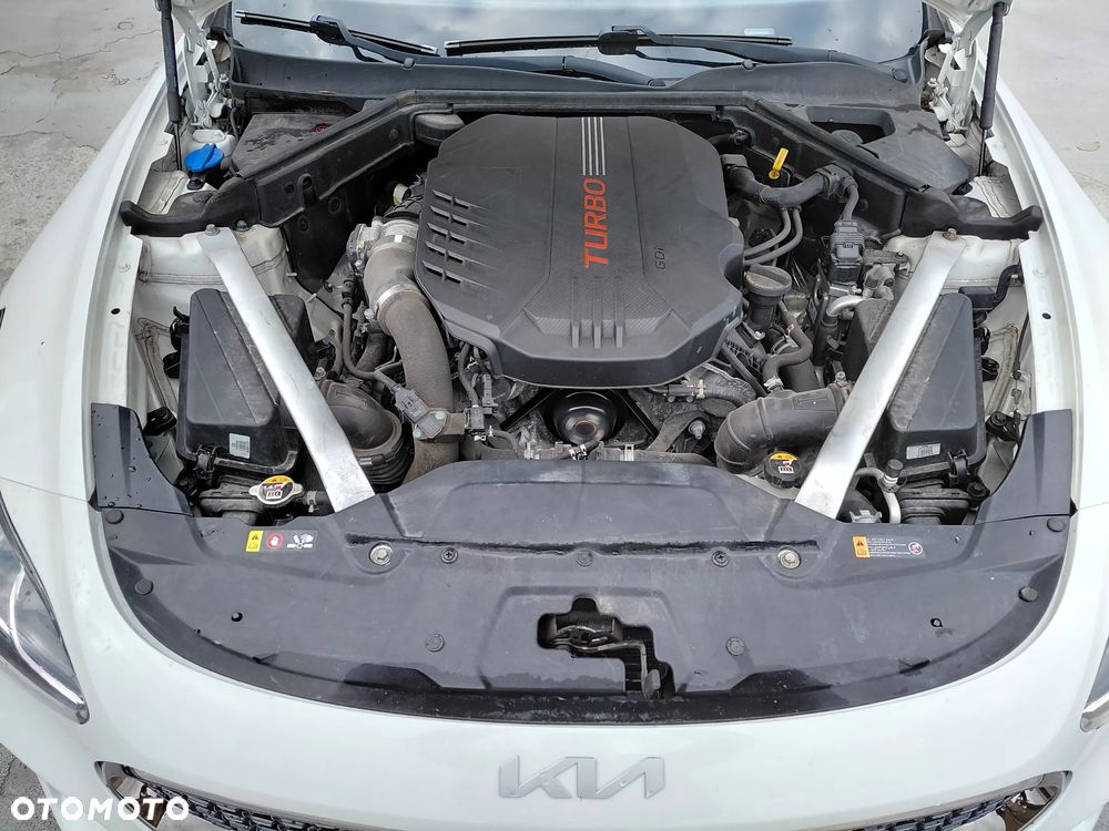 Kia Stinger 3.3 T-GDI AWD GT - 11
