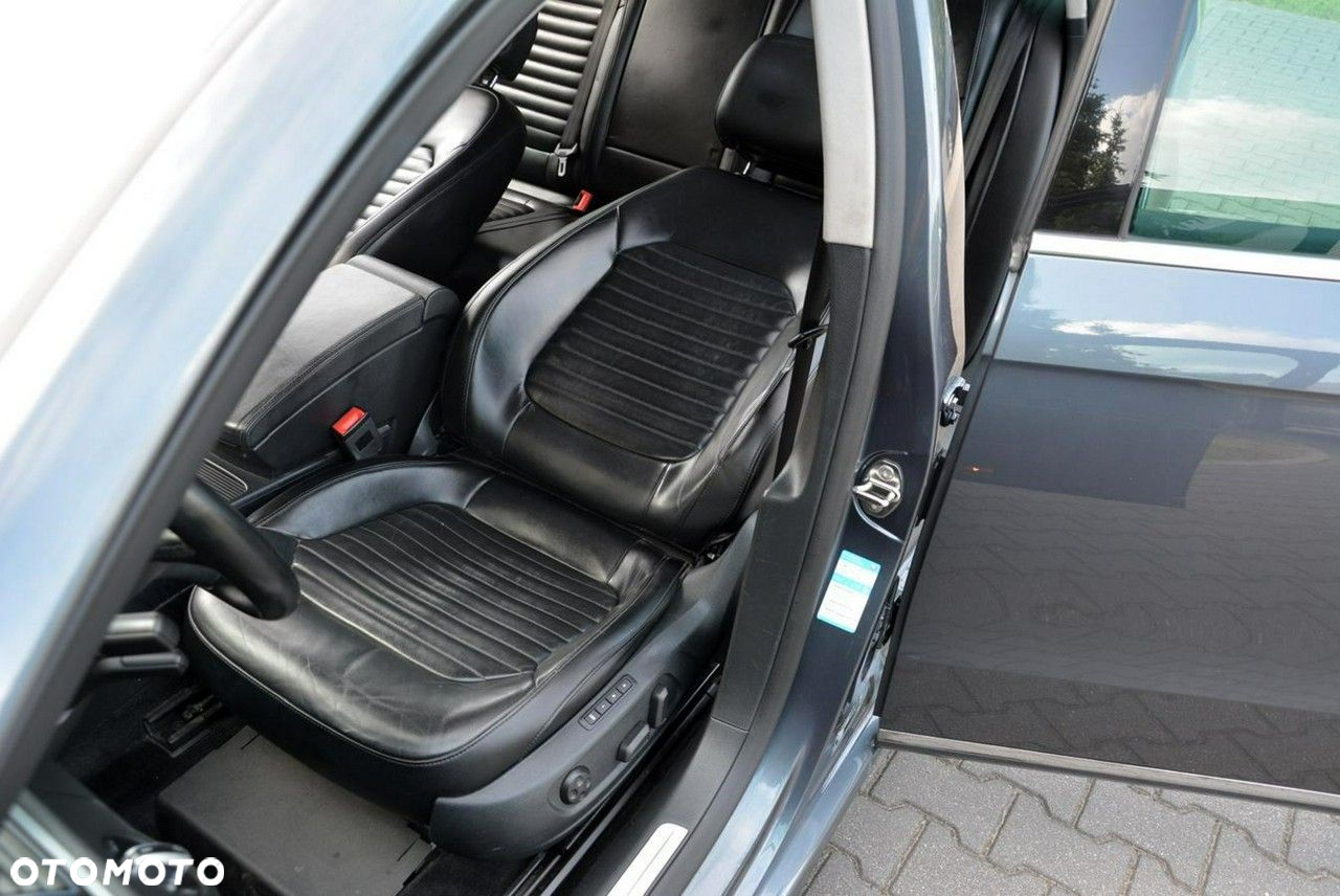 Volkswagen Passat Variant 2.0 TDI BlueMotion Technology Highline - 23