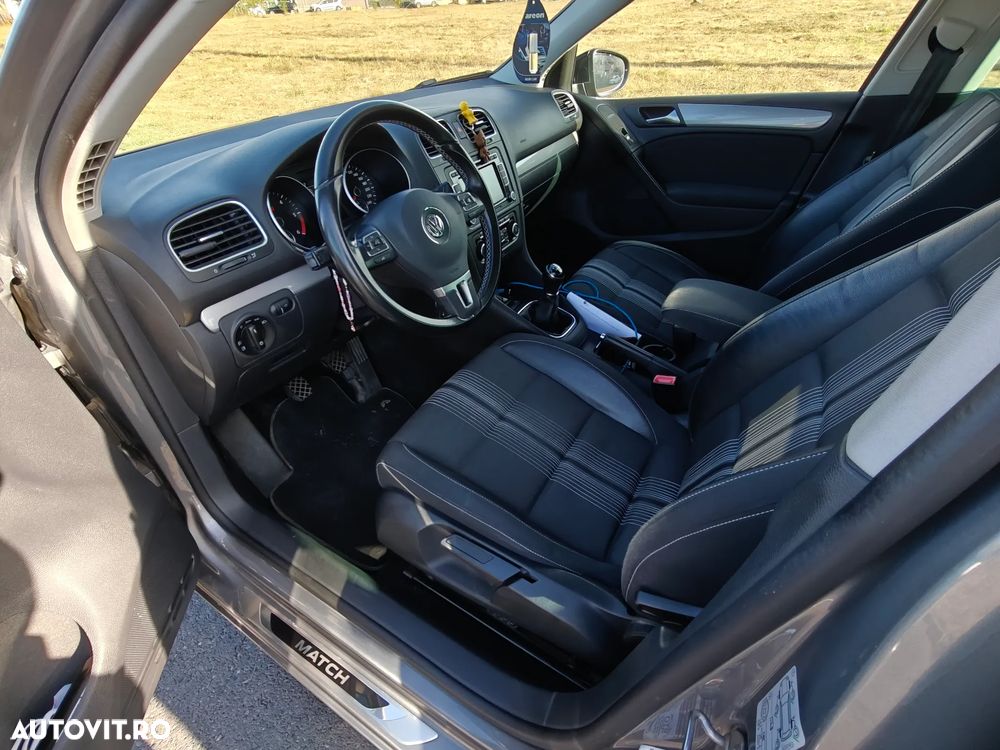 Volkswagen Golf - 6