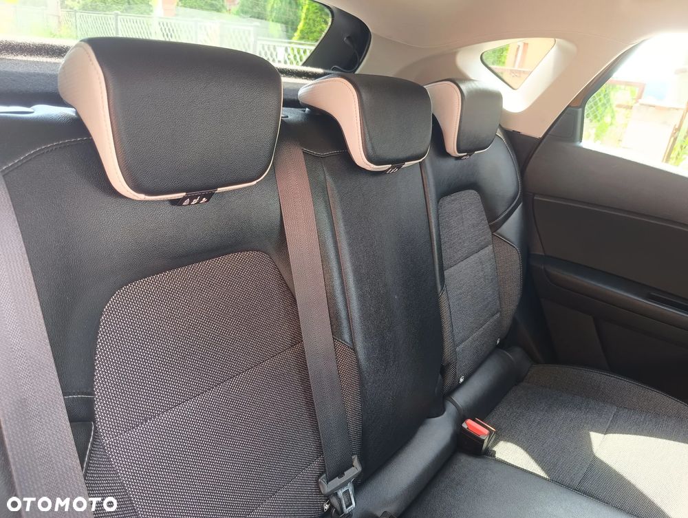 Renault Captur TCe Mild Hybrid 140 GPF TECHNO - 8