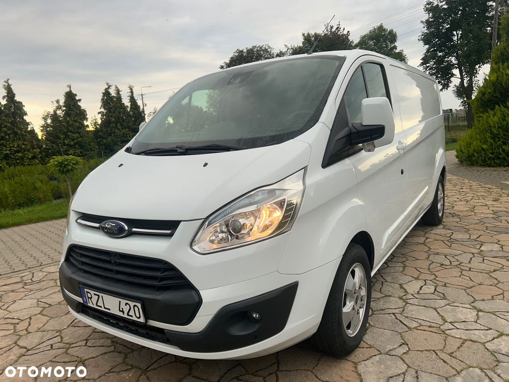 Ford Custom - 8