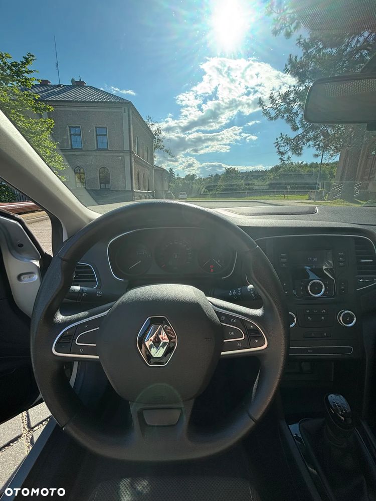 Renault Megane 1.6 SCe Business - 17