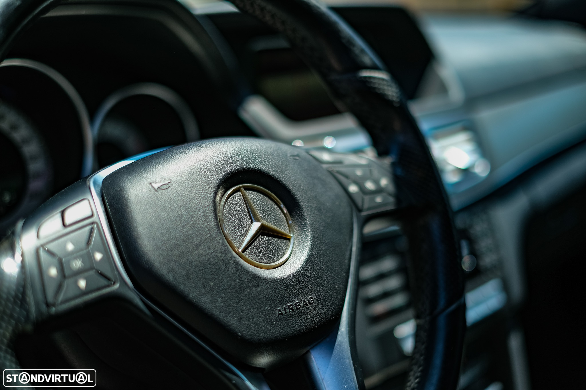 Mercedes-Benz E 220 CDi Executive BlueEfficiency Auto. - 25