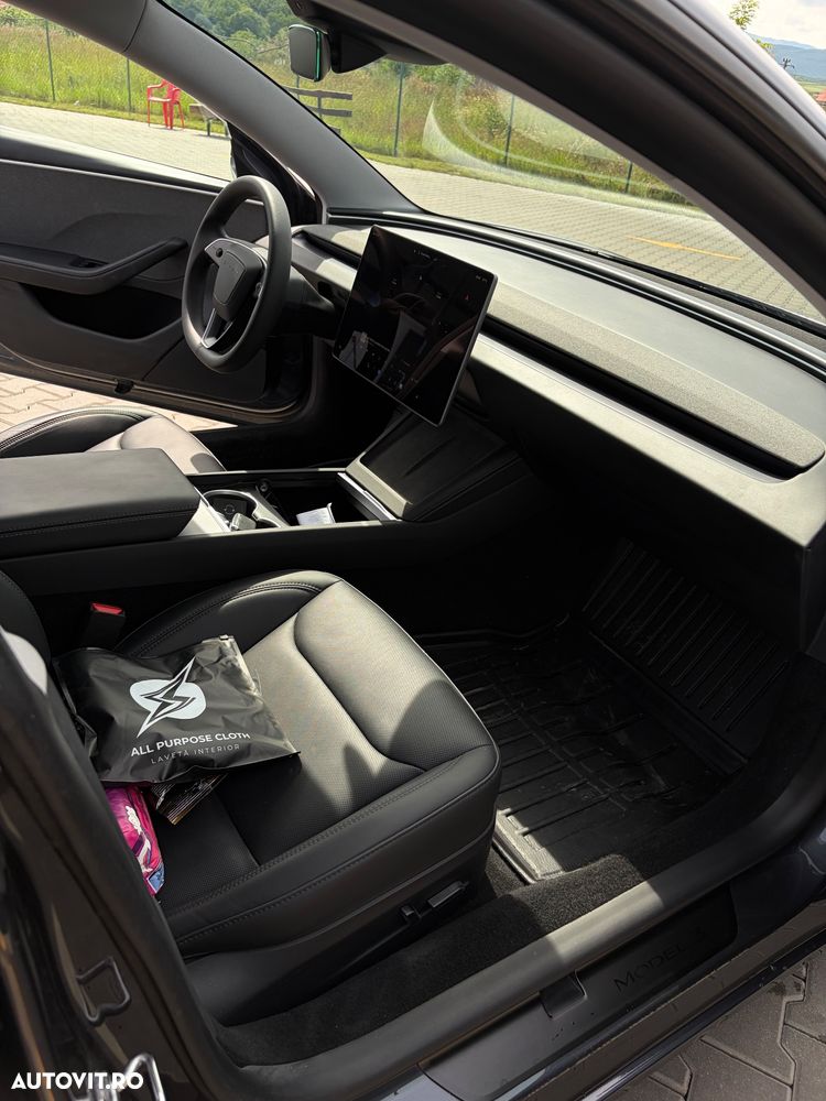 Tesla Model 3 RWD - 7