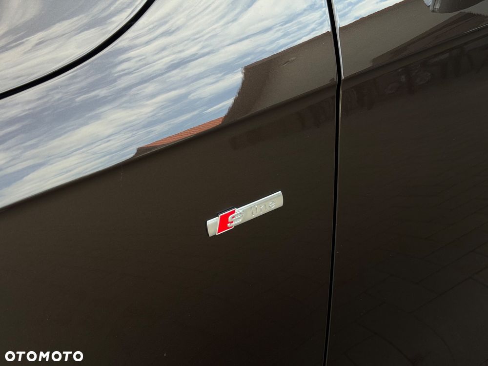Audi A4 Avant 2.0 TDI Sport S tronic - 32
