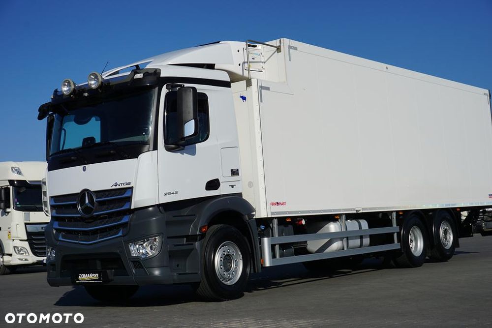 Mercedes-Benz ANTOS / 2545 / EURO 6 / CHŁODNIA + WINDA / 23 PALETY / OŚ SKRĘTNA - 29