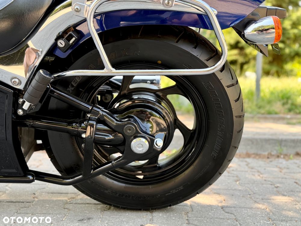 Suzuki Intruder - 14