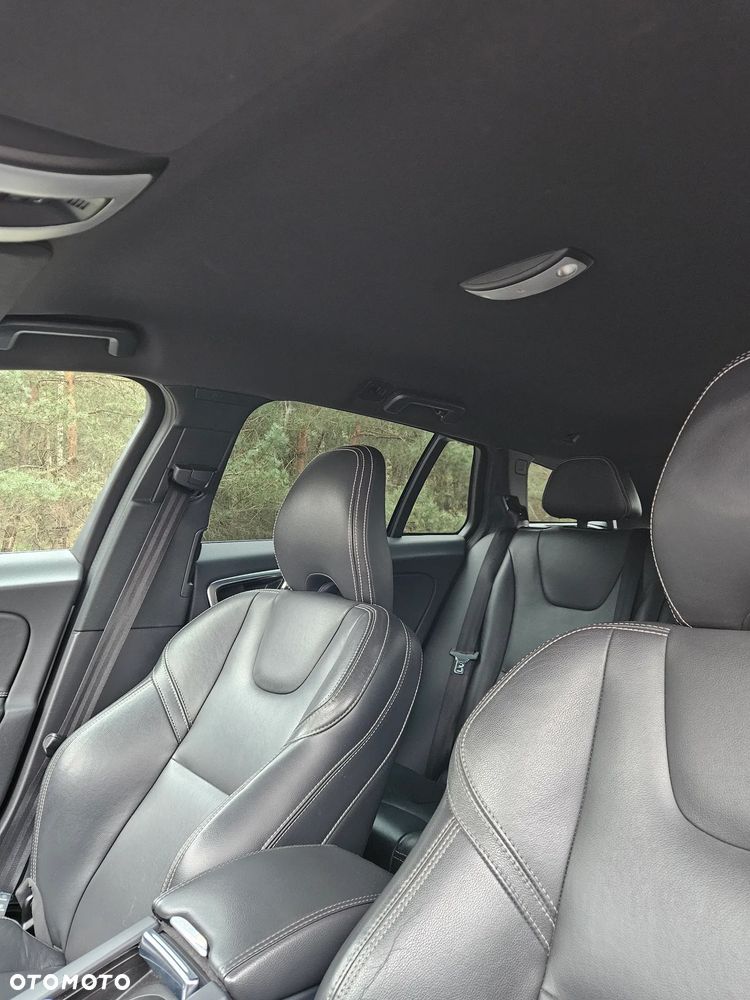Volvo V60 D4 Drive-E Momentum - 22